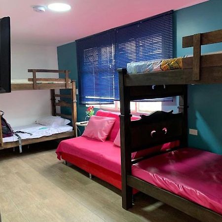 בוקארמנגה Xavihostel מראה חיצוני תמונה
